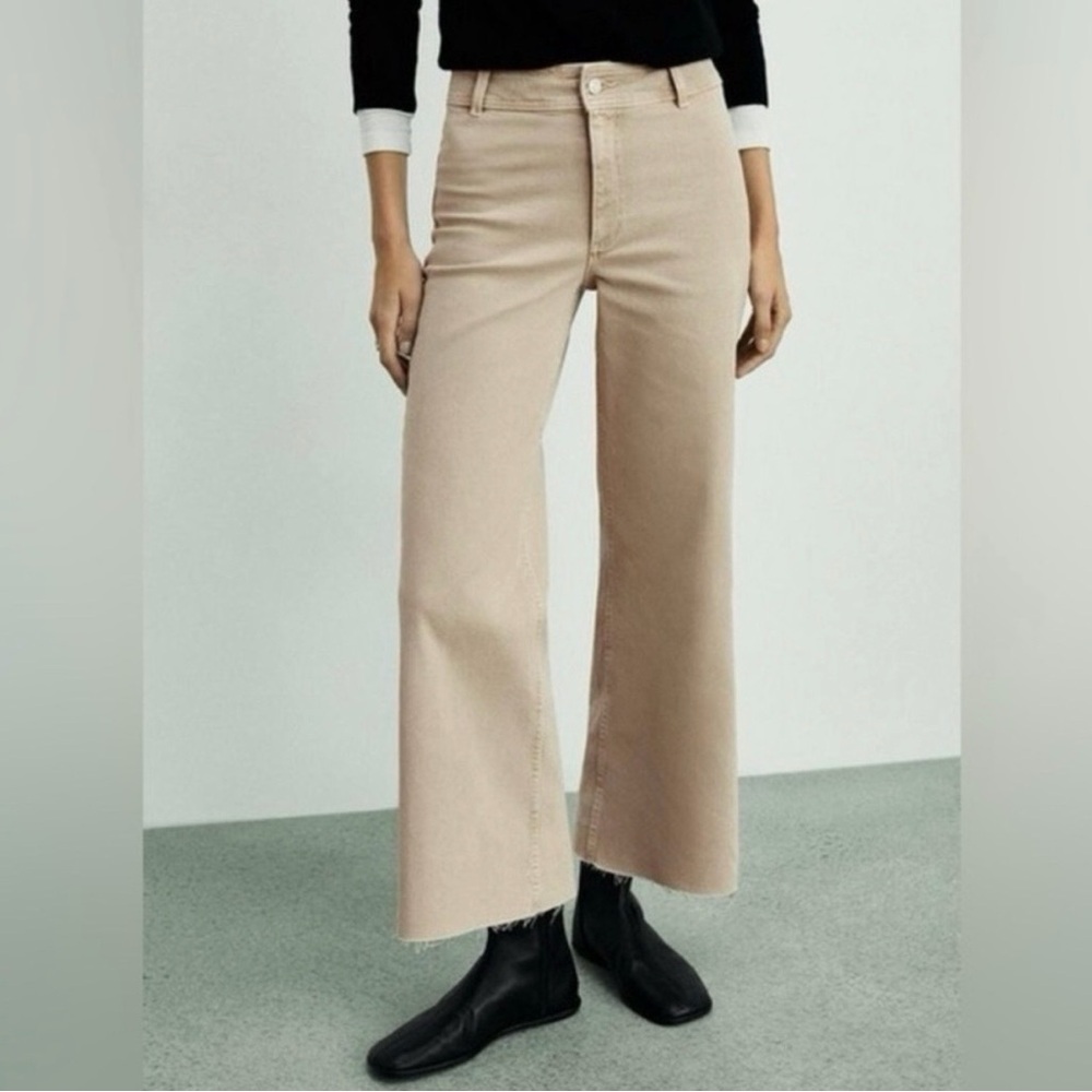 Mango (MNG) jeans in stylish beige color. Size 4.